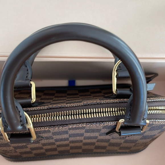 Louis Vuitton Alma bb - Picture 3 of 11